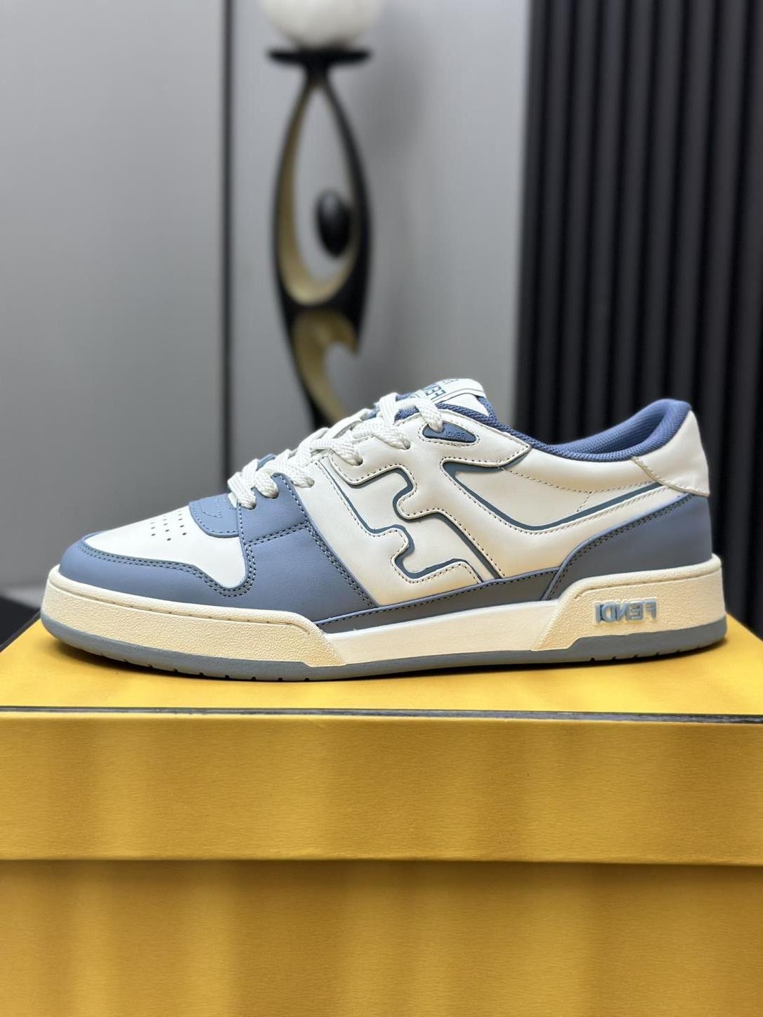 펜디 클래식 레터링 스니커즈 Fendi5612