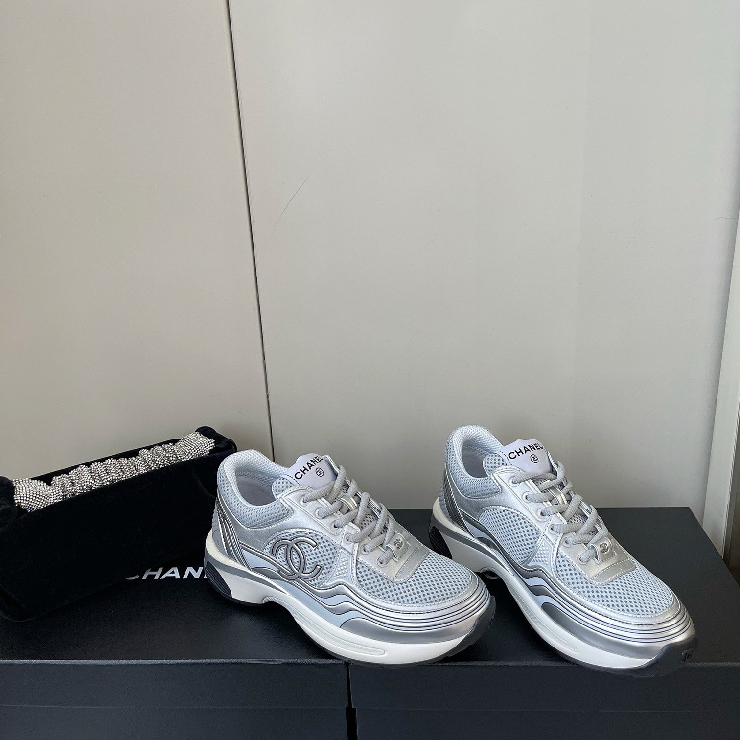 샤넬 로우탑 스니커즈-실버 CHANEL76007