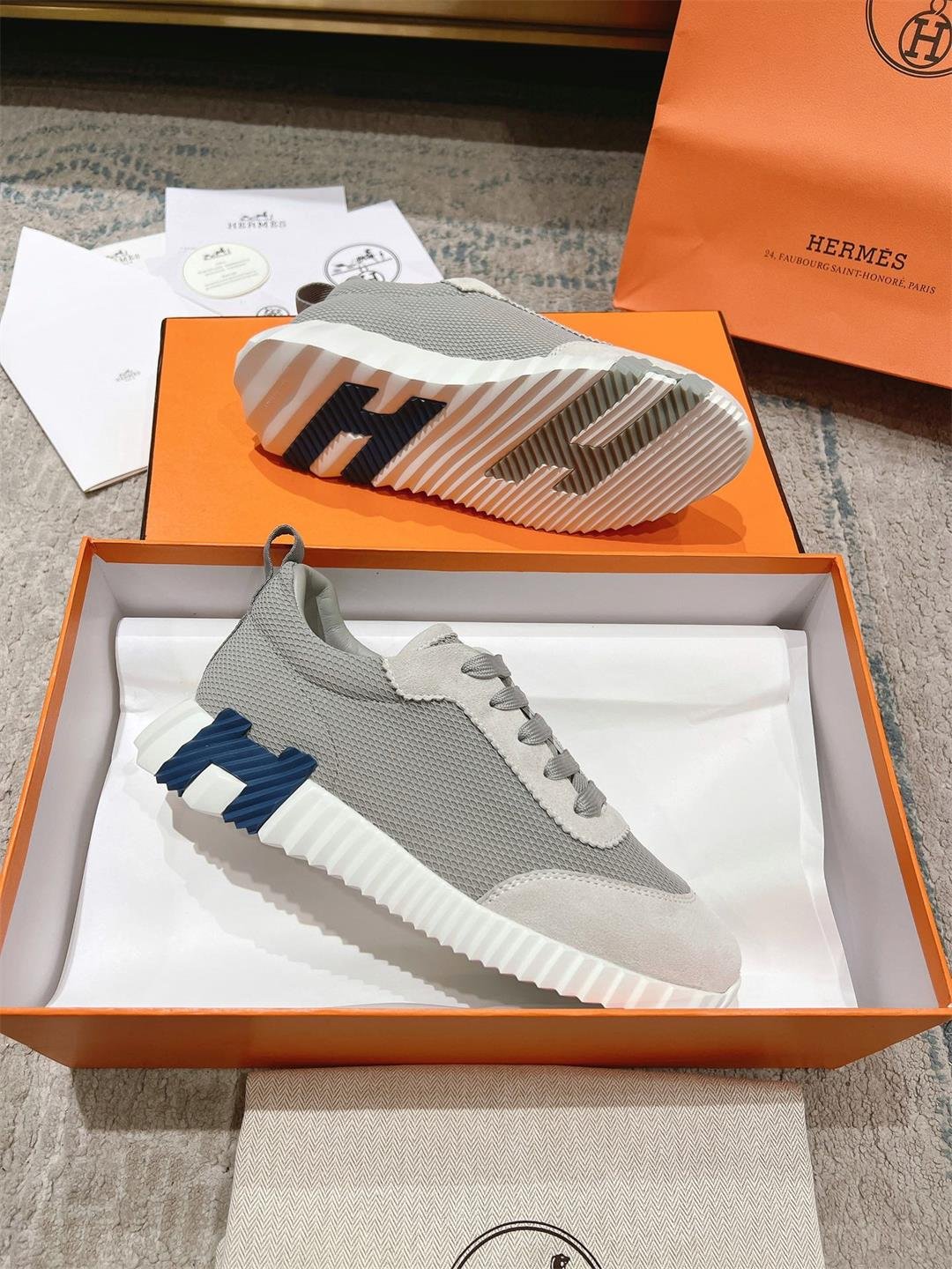 헤르메스 에어 컴포트 스니커즈-옅은그레이 Hermes9055