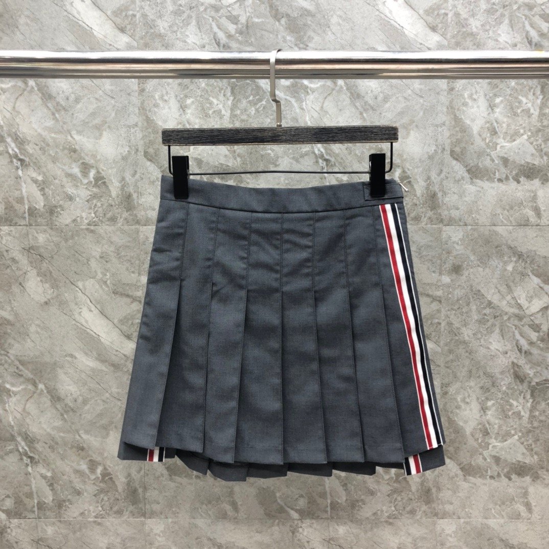 TB-281 TB주름 치마 앞이 짧고 뒤가 길며